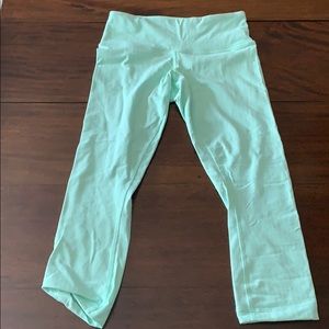Lululemon crop bottoms